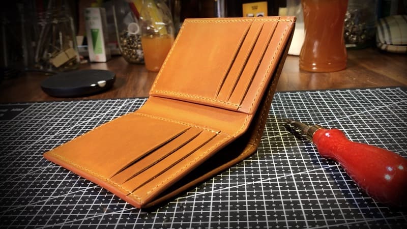 Học làm ví da handmade tại nhà